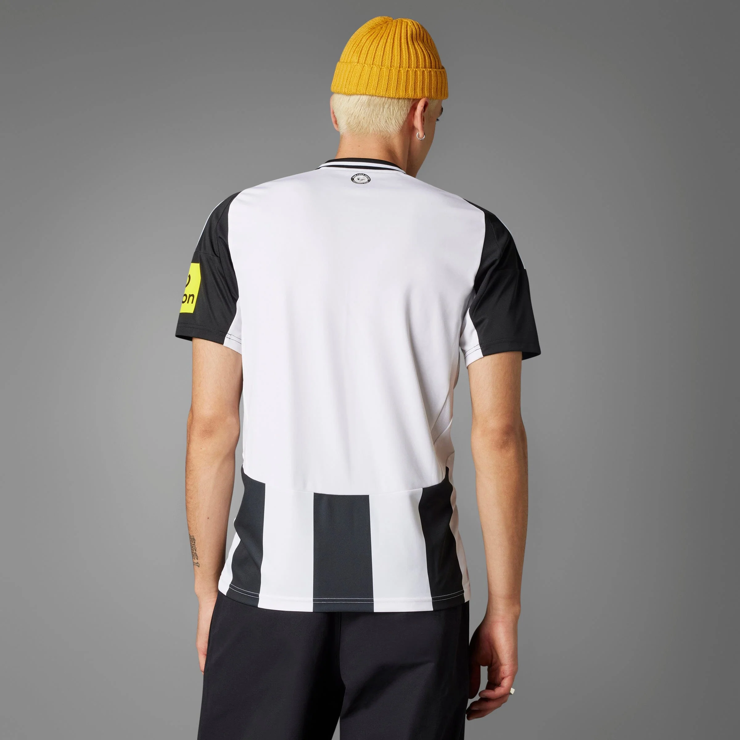 Newcastle United FC Adults Home Jersey 2024/25 - Image 11