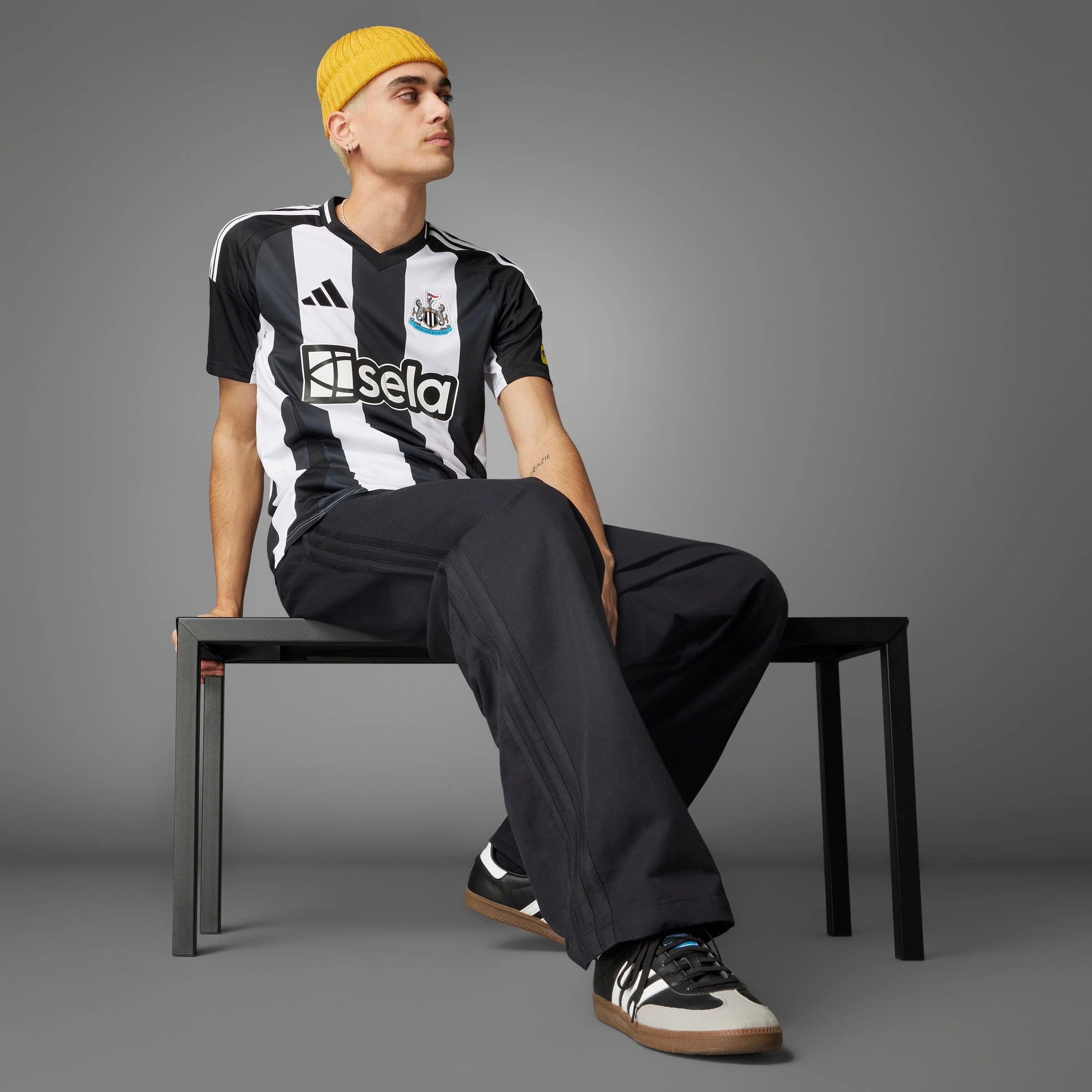 Newcastle United FC Adults Home Jersey 2024/25 - Image 9