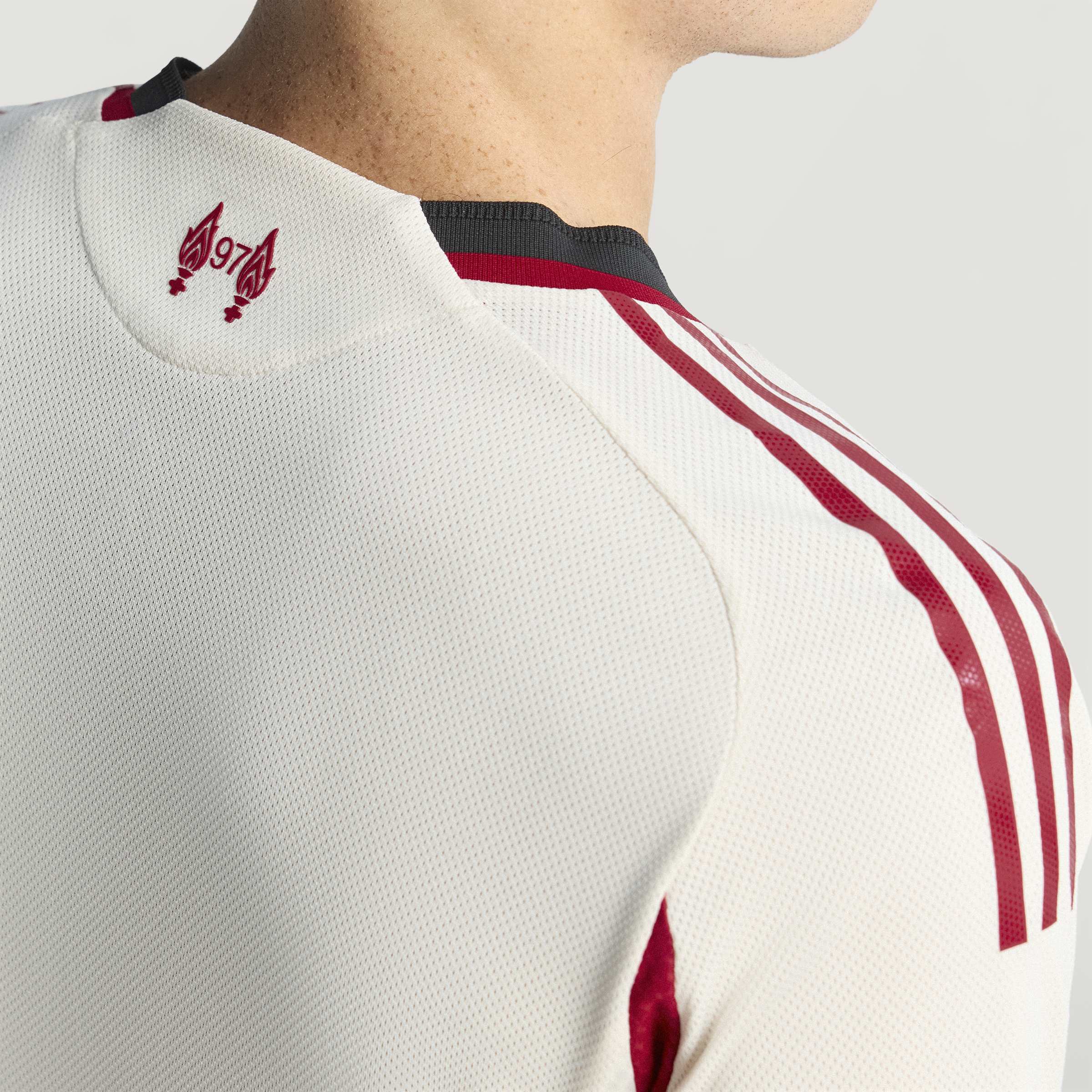 Liverpool FC Adults Away Match Jersey 2025/26 - Image 7